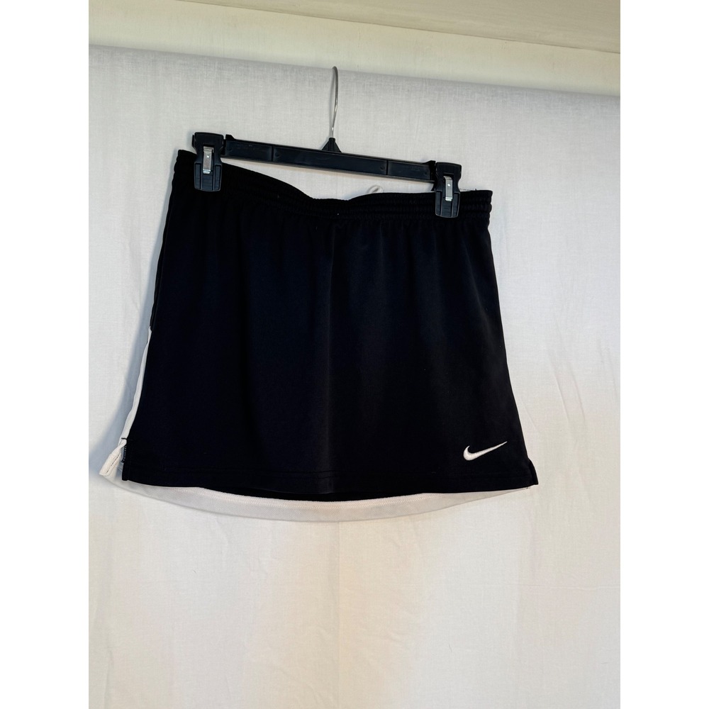 Nike Women's Black White Athletic Skirt Size M Soccer Tennis Running